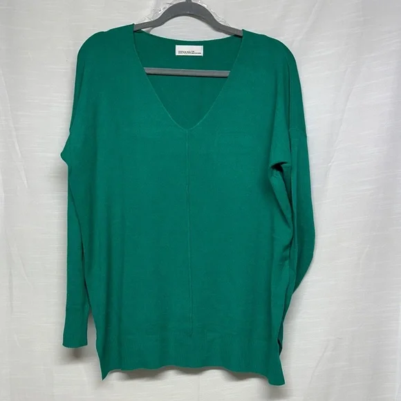 Zenana Outfitters Green V-Neck Sweater - Picture 1 of 8